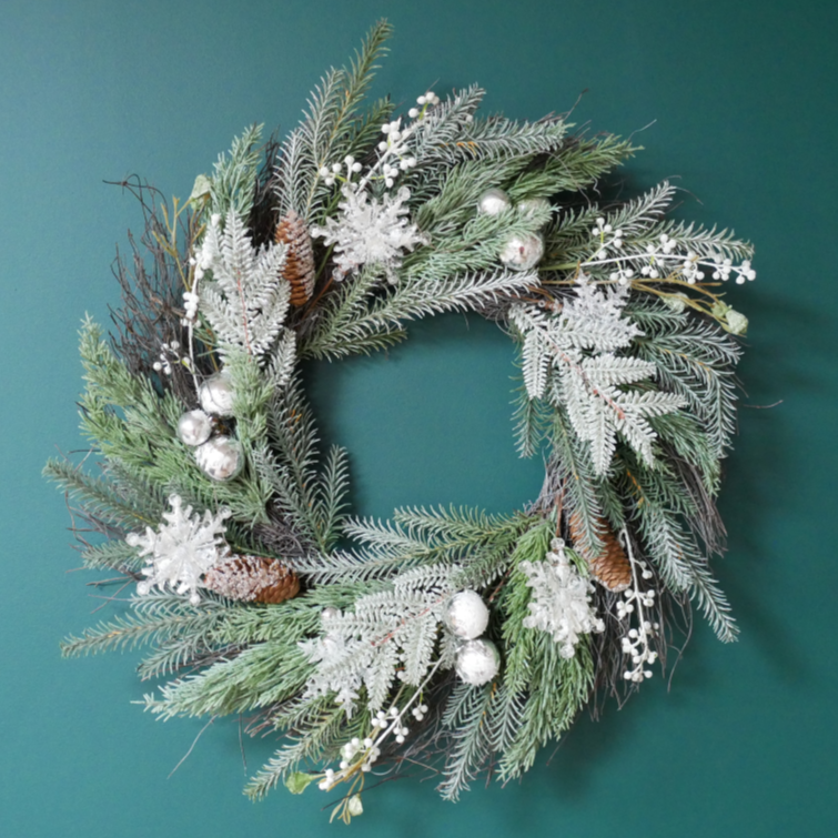 Frosted Pinecone & Silver Wreath