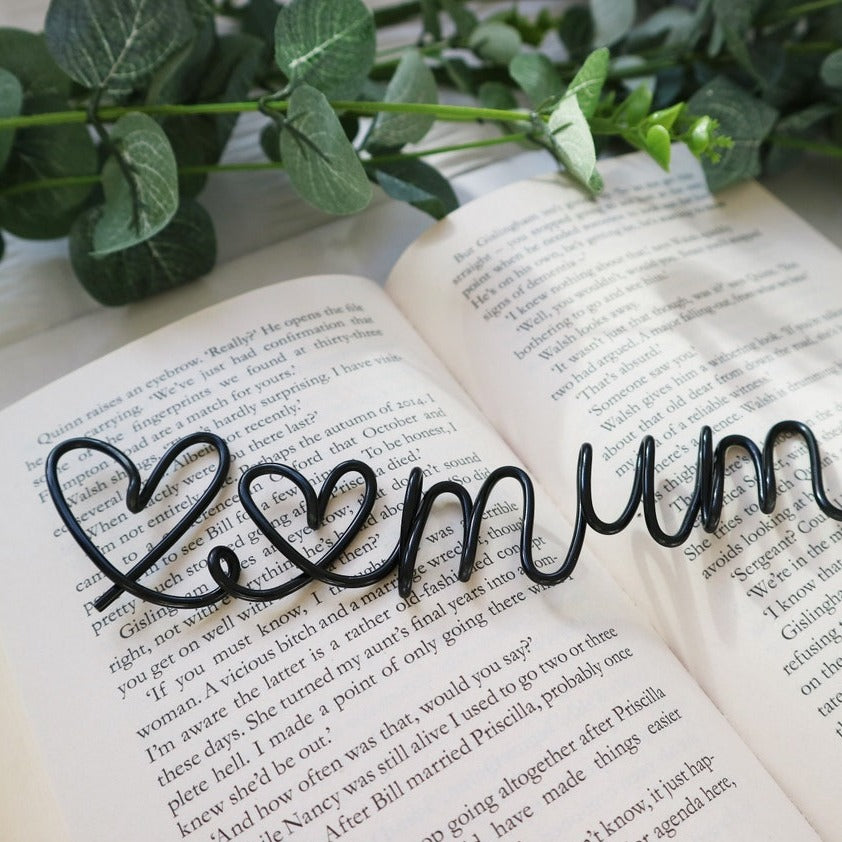 Mum Hearts Wire Word Bookmark