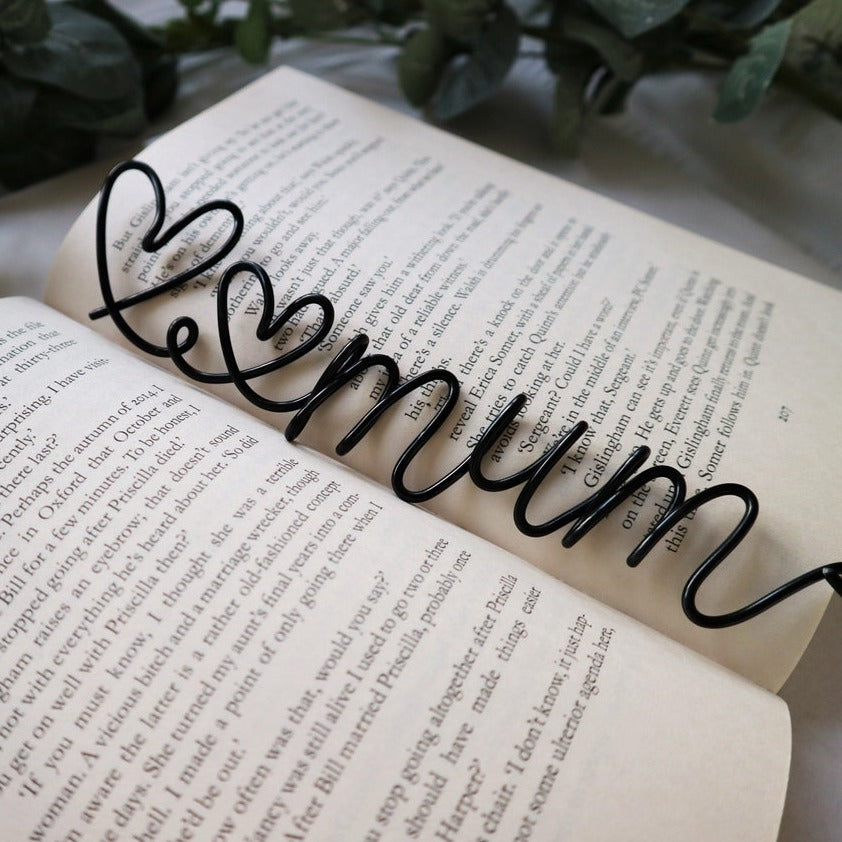 Mum Hearts Wire Word Bookmark